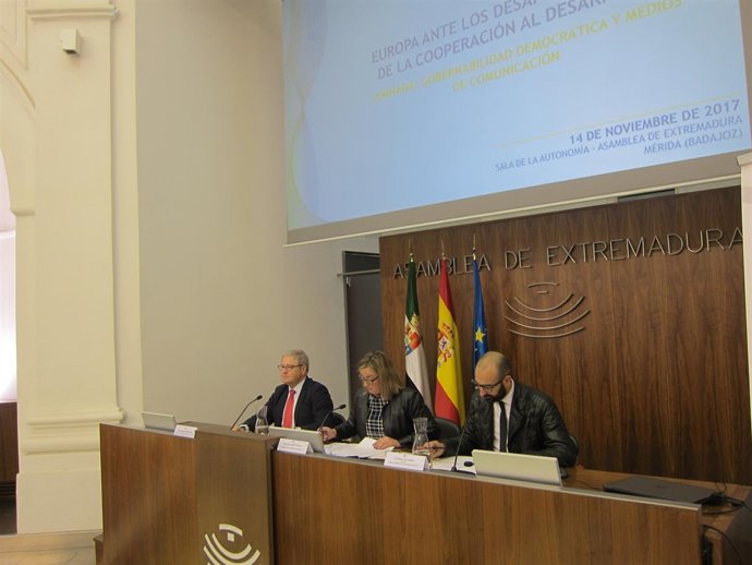   'Gobernabilidad Democrática Y Medios De Comunicación'