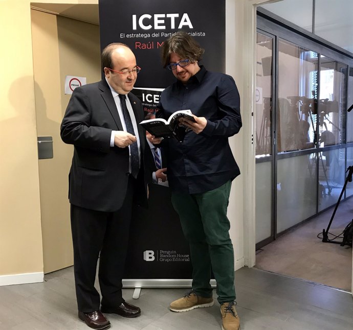Miquel Iceta (PSC) y el periodista Raúl Montilla