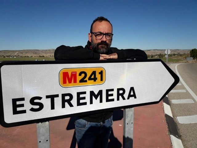 El diputado de la CUP Benet Salellas visita los consellers encarcelados.