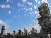 Registran sedes del grupo Lafarge en Bruselas y París por presunta financiación de grupos terroristas en Siria