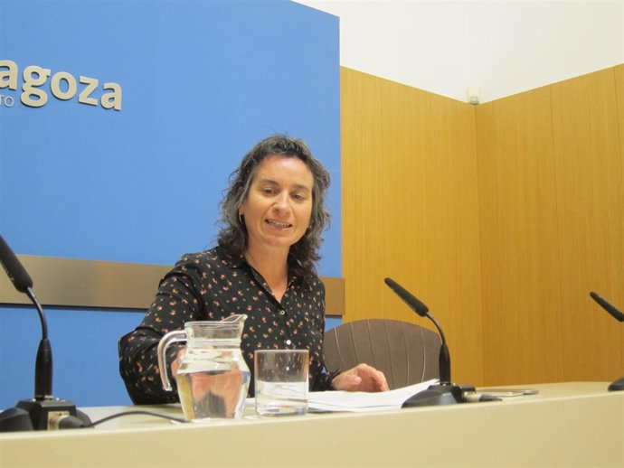 La vicealcaldesa Luisa Broto hoy en rueda de prensa en el Ayuntamiento