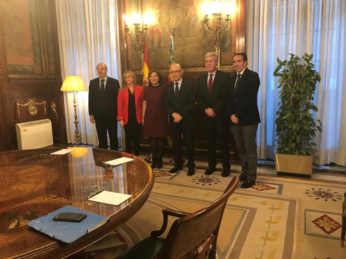 Reunión de Isabel Bonig con Montoro