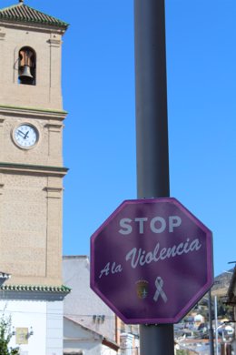 Señal contra la violencia de género en Pinos Puente