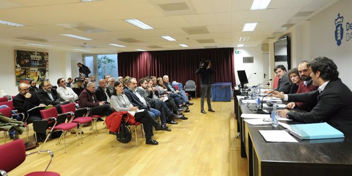 Foto Plenario Reunido Na Deputación Da Coruña Decide Explorar Todas As Vías Para