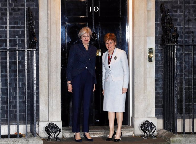 Theresa May y Nicola Sturgeon