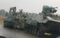 EEUU llama a la calma en Zimbabue tras los movimientos militares en torno a Harare