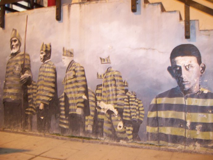 Mural del Petiso Orejudo en el Penal de Ushuaia