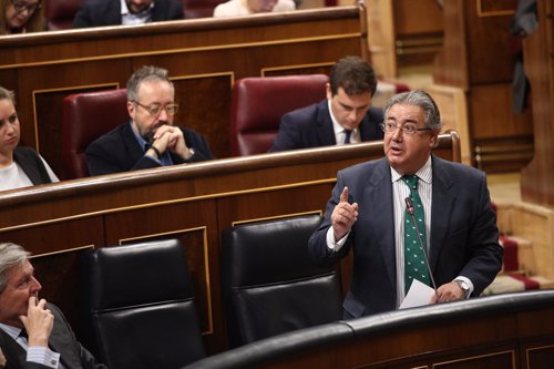 Juan Ignacio Zoido en la sesión de control al Gobierno en el Congreso
