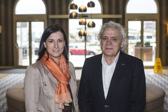 La alcaldesa y el presidente de la Asociación de Hostelería