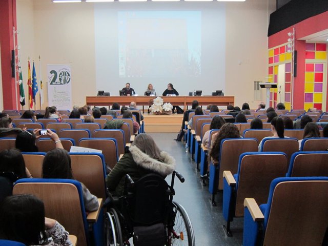 Jornadas de violencia y jóvenes en Cáceres                       