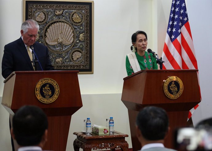 Aung San Suu Kyi y Rex Tillerson