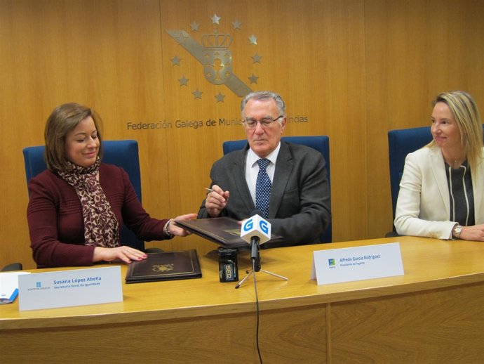 Firma entre Igualdade y la Fegamp                