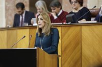 Susana Díaz anuncia planes de empleo industrial para mayores de 45 y 55 años y ayudas a la contratación estable