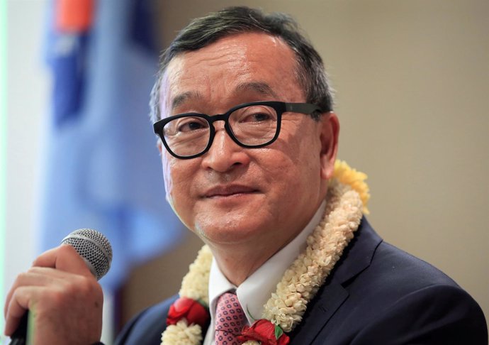 El líder opositor camboyano Sam Rainsy, en un acto en Filipinas
