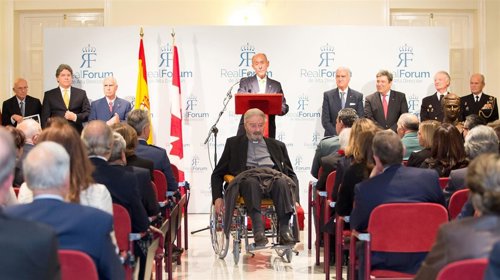 El padre Garralda recibe el Premio Máster de Oro Estatutario 2017