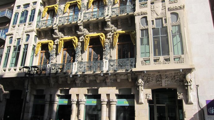 Fachada de la sede central de Bantierra