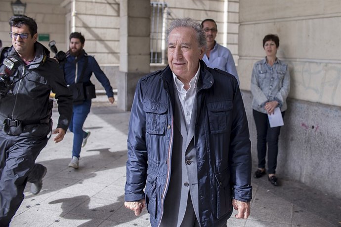 Manuel Muñoz Medina, empresari que va simular fer un petó a Teresa Rodríguez