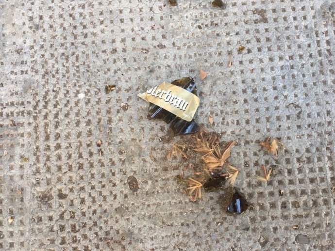 Cristales en el patio del Lluís Vives