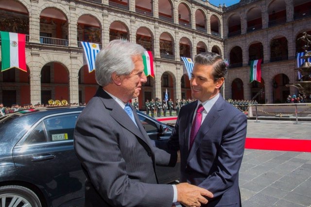 Peña Nieto recibe  a Tabaré Vazquez