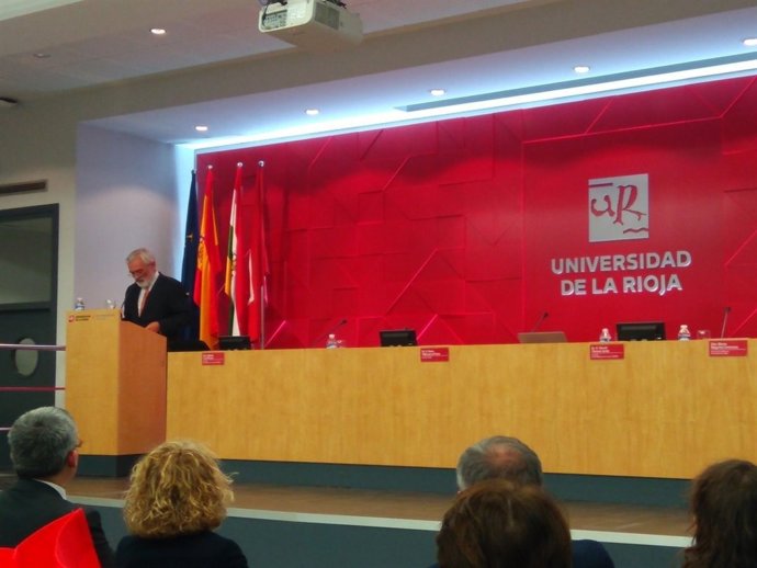 Darío Villanueva director RAE en la UR