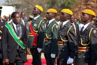 El Ejército toma el control en Zimbabue sin aclarar el futuro de Mugabe