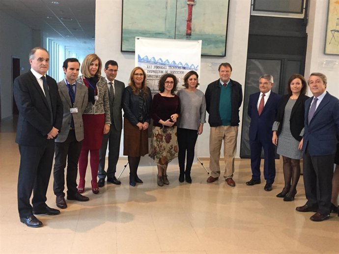 Baena (centro) y otras autoridades, en la inauguración de las jornadas