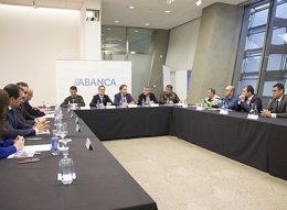 Abanca renueva con 15 cofradías de A Coruña un convenio 