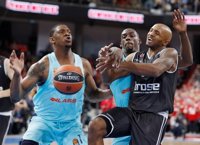 El Barça regala un +26 y sucumbe ante el Bamberg