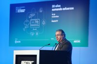 Zoido ante la amenaza de hackers el 21D: "No conviene dar pistas a quienes utilizan las redes para cometer delitos"