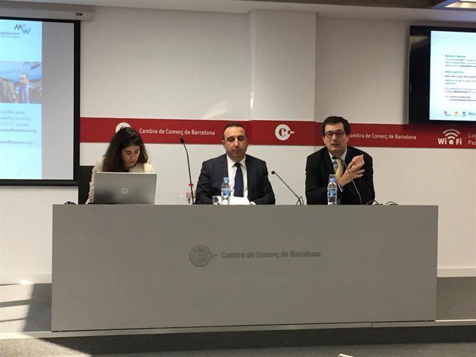 A la derecha, Anwar Zibaoui y Jaume Fradera