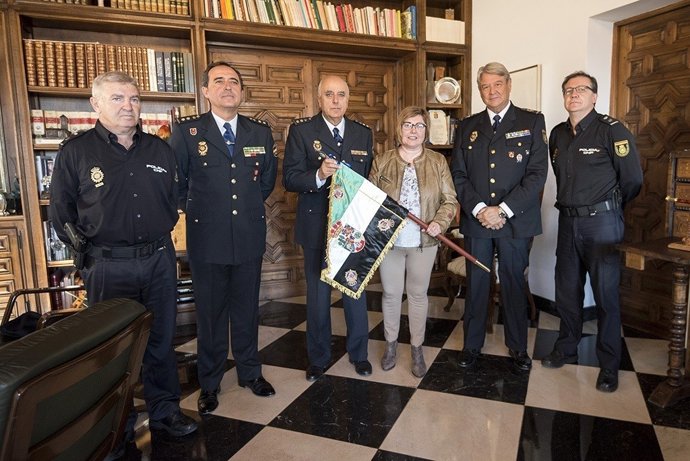 Nota Entrega Estandarte Policía Nacional