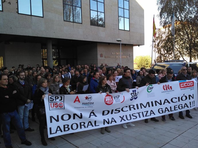 Concentración de funcionarios de Justicia en Vigo.