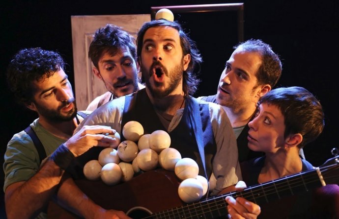 Imagen de un espectáculo circense (EMPORTATS)