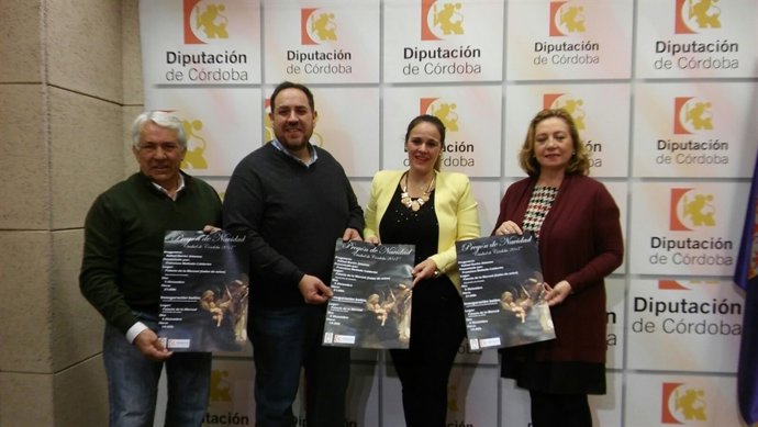 Barbero (centro) en la presentación de las actividades