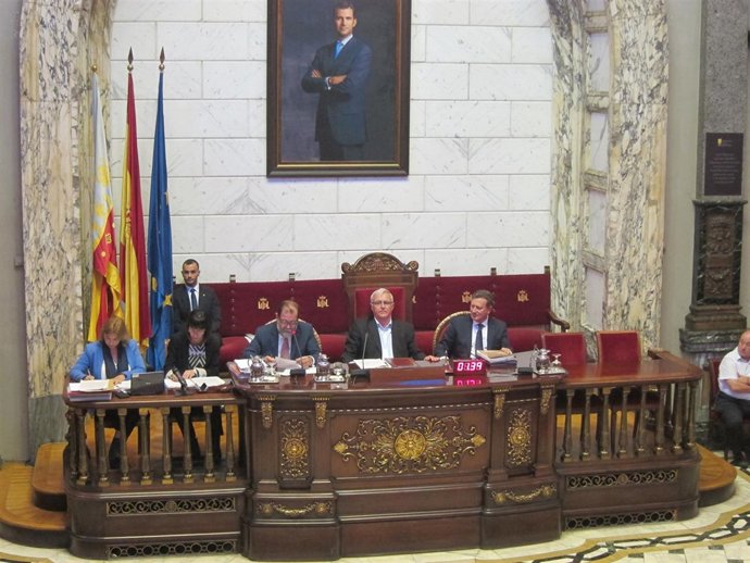 Joan Ribó en un pleno del Ayuntamiento de València                      