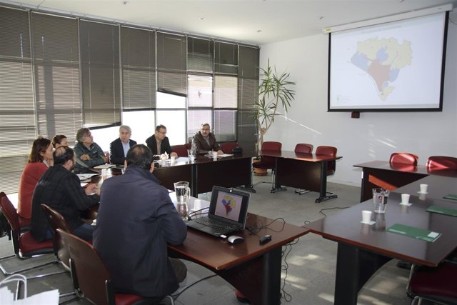 1 Nota Y 2 Fotos Junta (Visita De Delegación Turquía A Doñana)