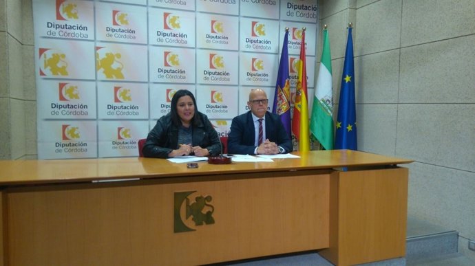 Amo y Linares en rueda de prensa