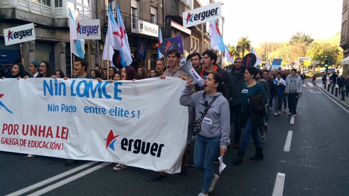 Protesta de Erguer en Compostela