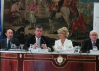 Esperanza Aguirre atribuye el auge del independentismo catalán al adoctrinamiento educativo y Rubalcaba a la crisis