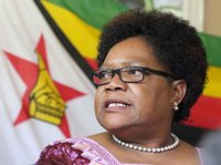 La exvicepresidenta Joice Mujuru pide un plan de "transición" en Zimbabue con elecciones "libres"