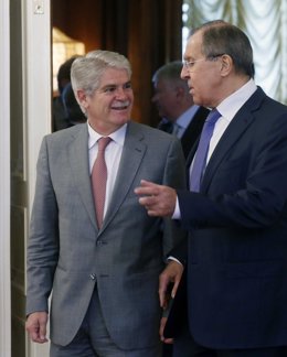 Alfonso Dastis amb Lavrov en el seu viatge a Rússia
