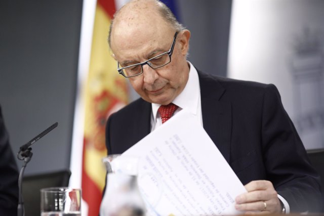 Cristóbal Montoro tras el Consejo de Ministros