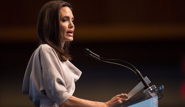Angelina en una conferencia de la ONU