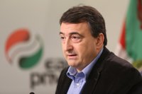 PNV dice que, aunque lo de Cataluña es "un precedente peligroso", las "relaciones con PP se mantienen absolutamente"