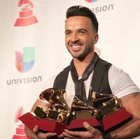 Los cuatro gramófonos de Luis Fonsi y otros momentos de la noche de los Grammy Latino 2017