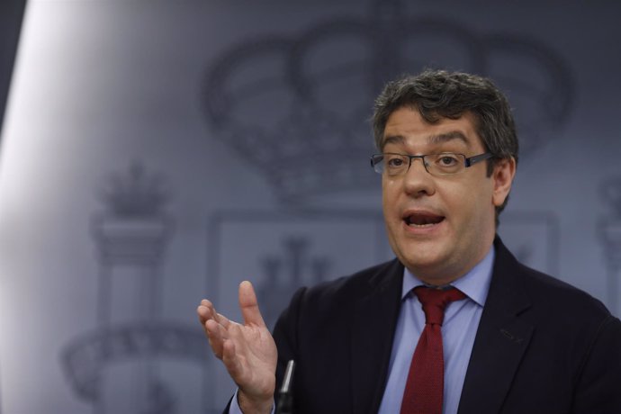 Rueda de prensa del ministro Álvaro Nadal tras el Consejo de Ministros