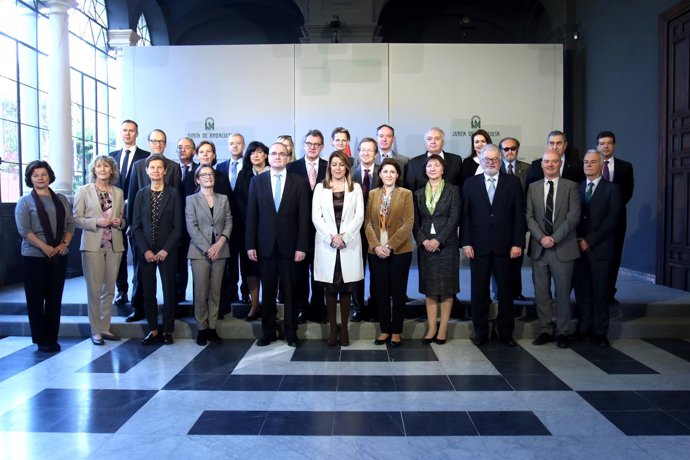 Susana Díaz y los embajadores de la UE