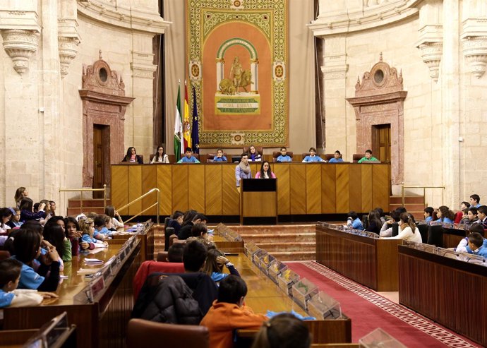 El Parlamento andaluz, durante un pleno infantil
