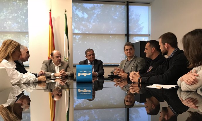 Reunión del PP sobre equiparación salarial de agentes de Policía y Guardia Civil