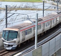 Tren Tsukuba Express